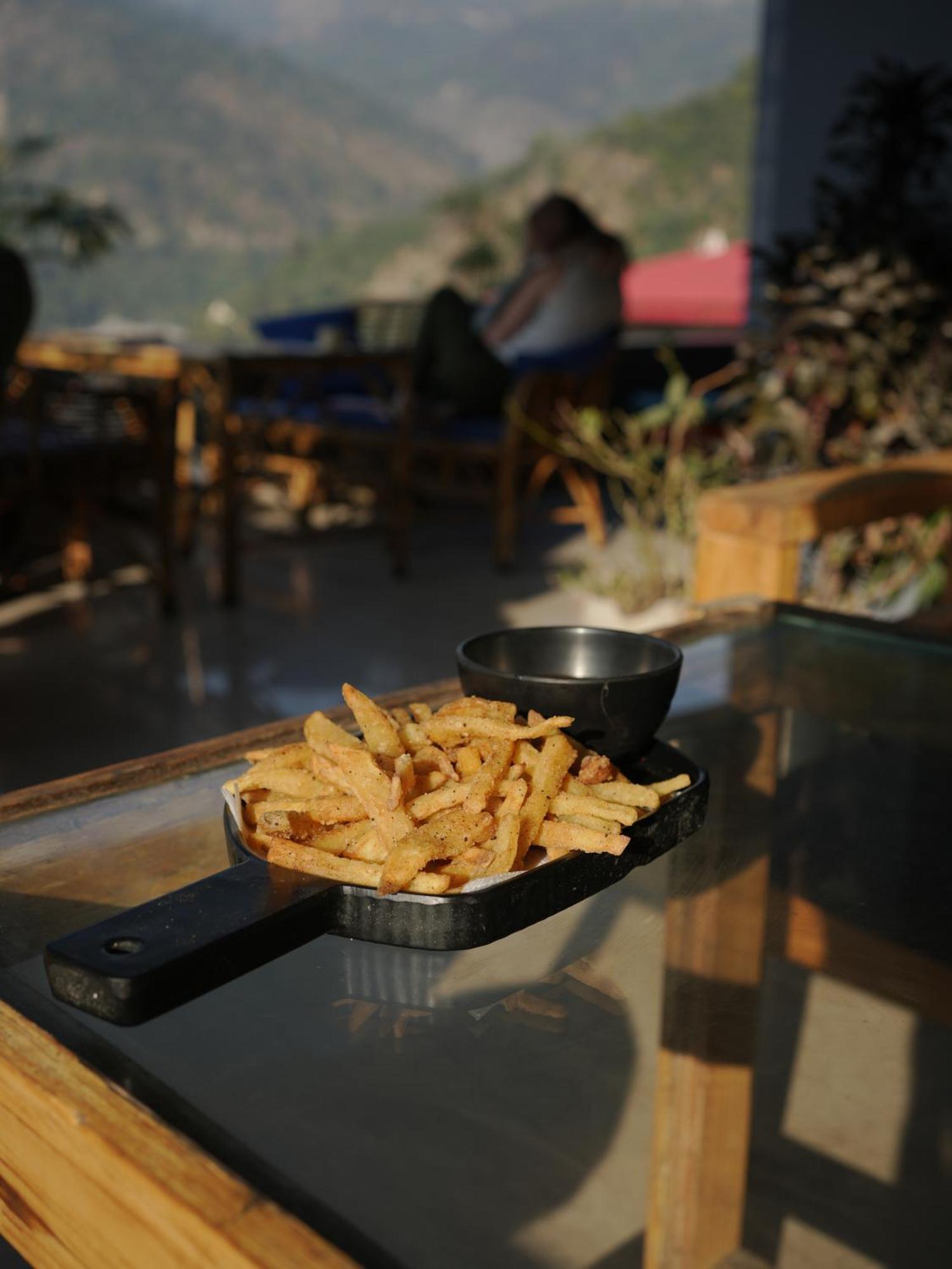 Skyard Rishikesh, Laxman Jhula Hostel Buitenkant foto