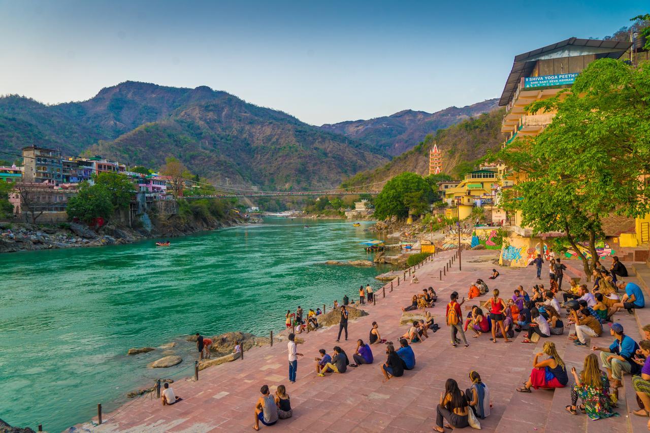 Skyard Rishikesh, Laxman Jhula Hostel Buitenkant foto