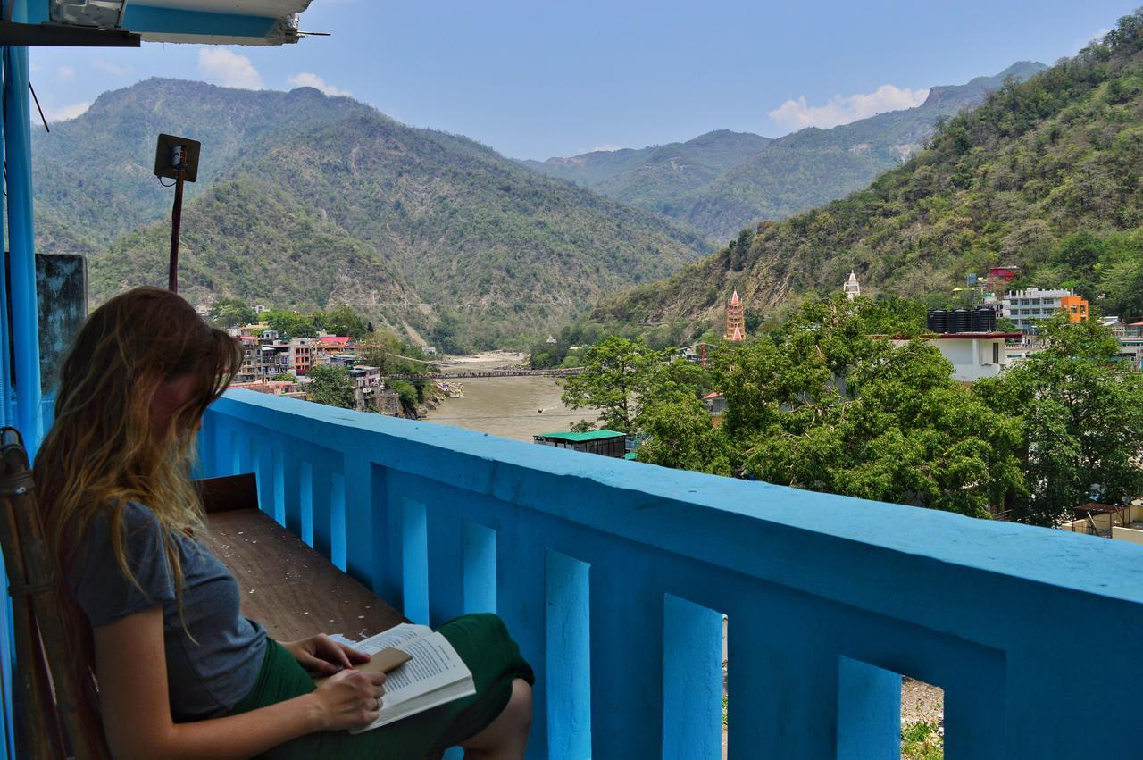 Skyard Rishikesh, Laxman Jhula Hostel Buitenkant foto