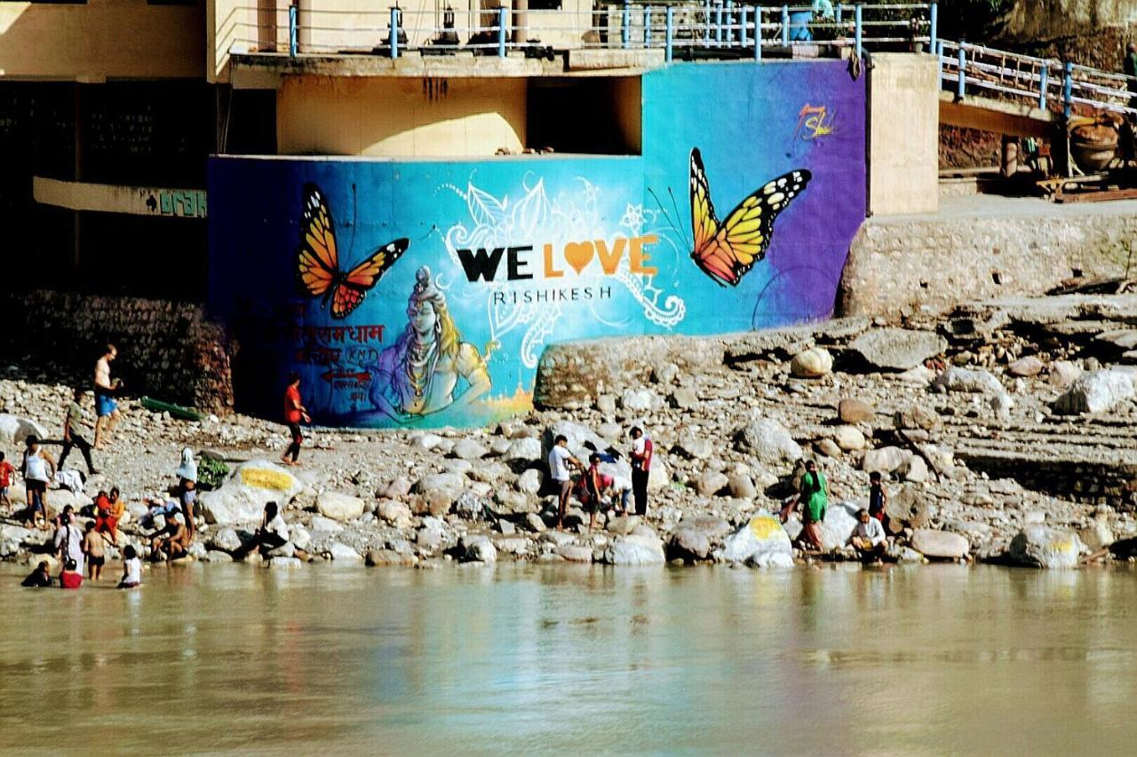 Skyard Rishikesh, Laxman Jhula Hostel Buitenkant foto