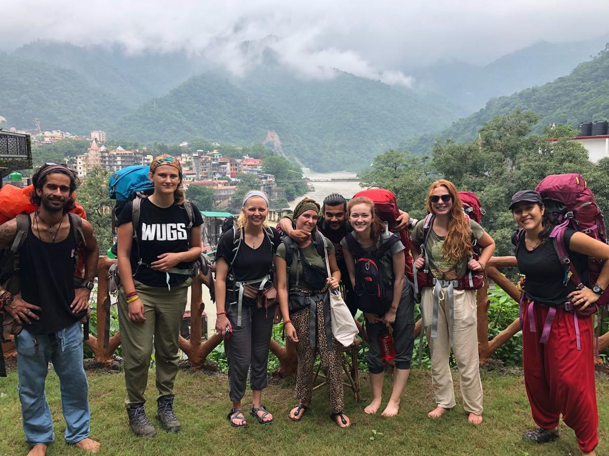 Skyard Rishikesh, Laxman Jhula Hostel Buitenkant foto