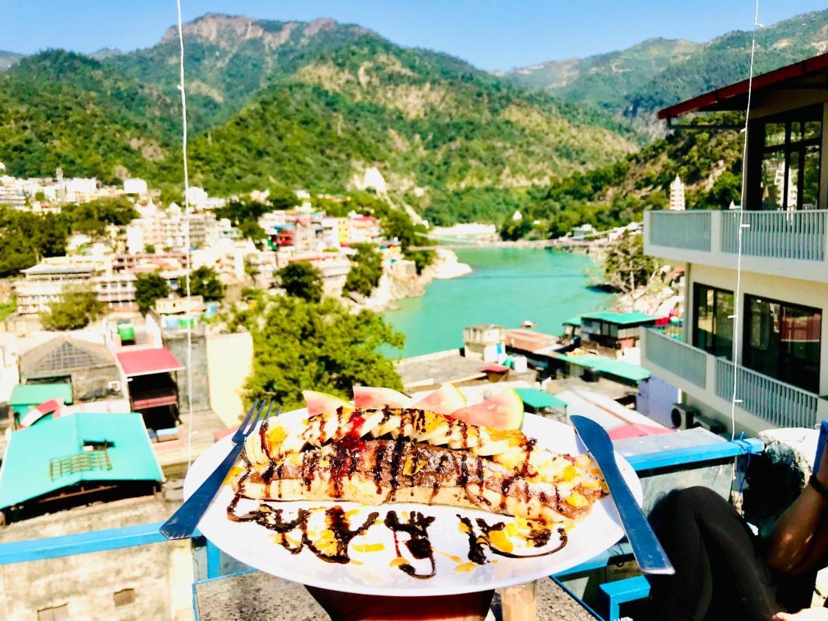 Skyard Rishikesh, Laxman Jhula Hostel Buitenkant foto