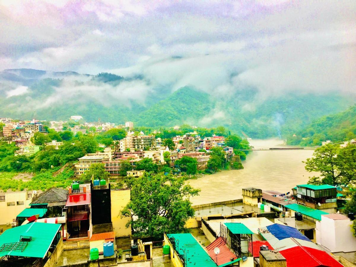 Skyard Rishikesh, Laxman Jhula Hostel Buitenkant foto