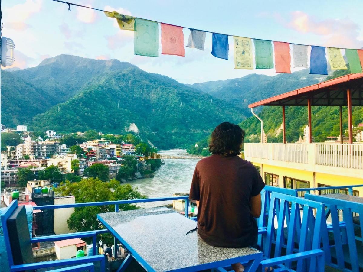 Skyard Rishikesh, Laxman Jhula Hostel Buitenkant foto